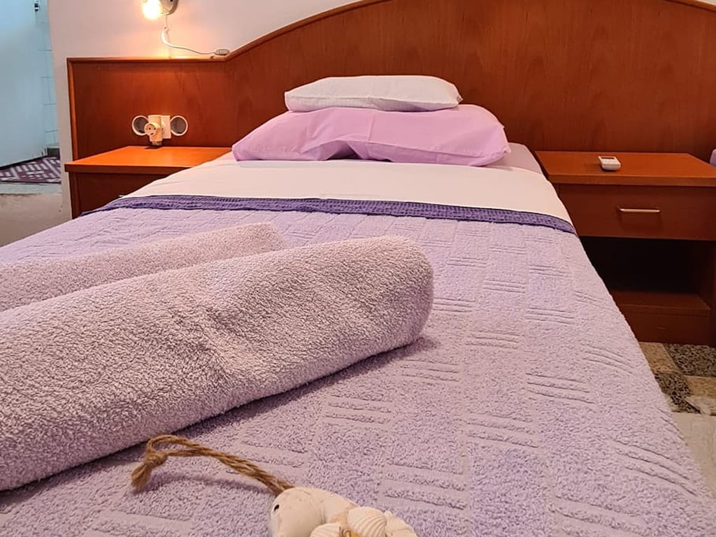 Rooms Milena - Double or Twin Room with Private Bathroom