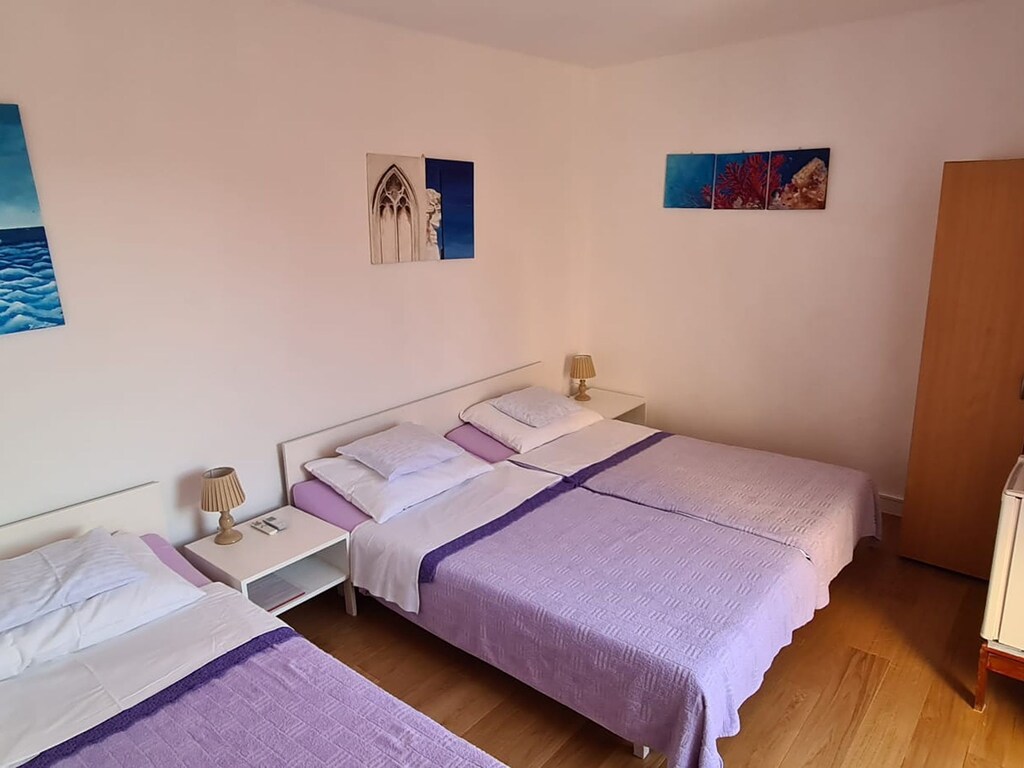 Rooms Milena - Triple Room with  External Private Bathroom