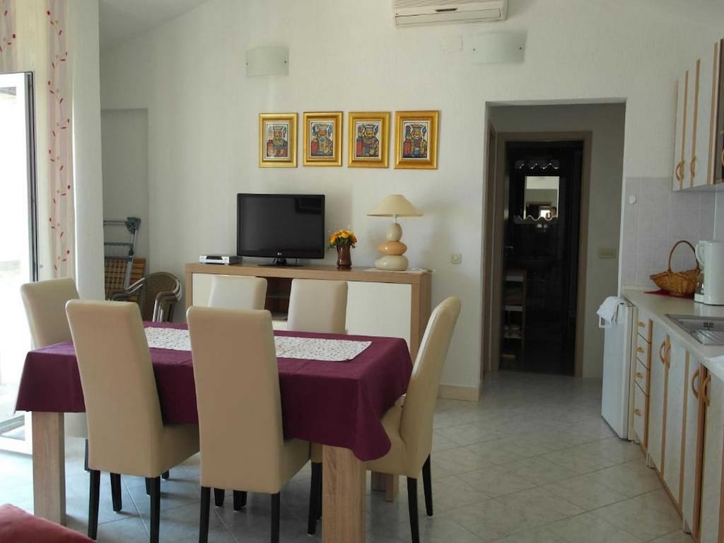 Apartment Račić - Two-bedroom Apartment with Balcony and Sea View