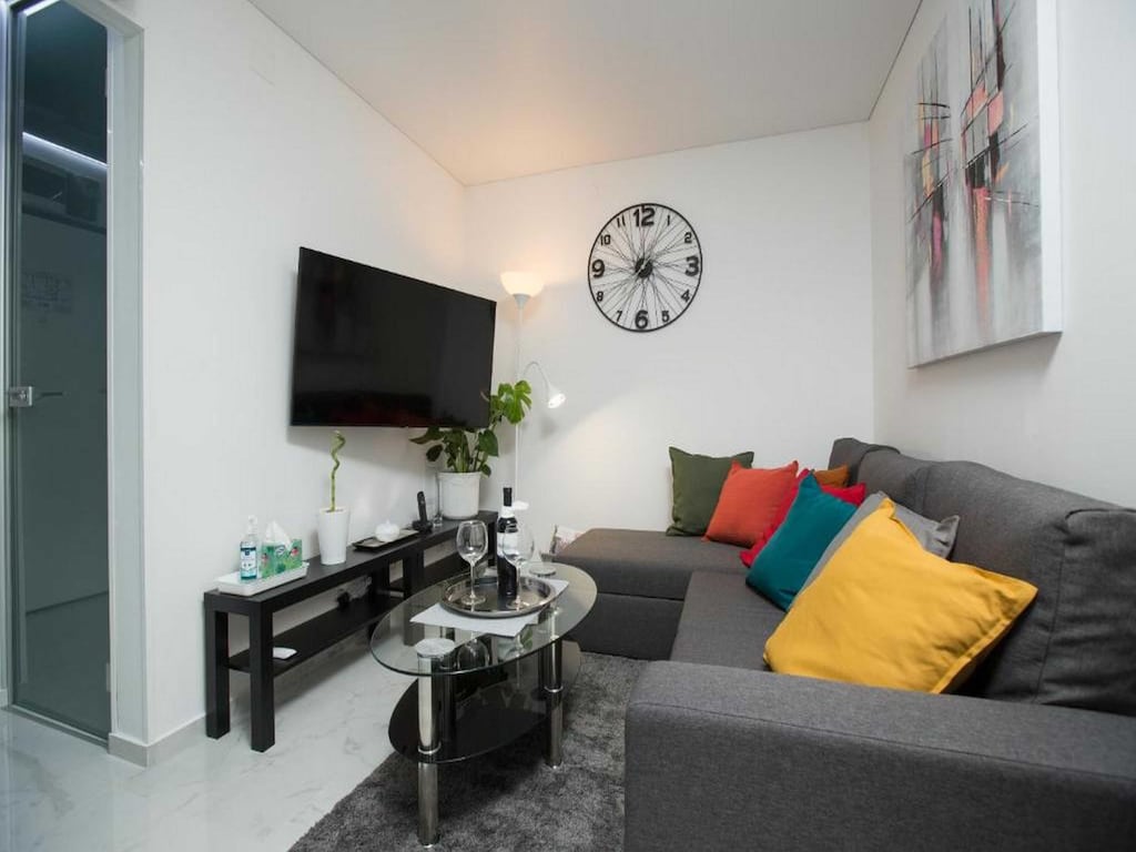 Modern & Luxury APT Zagreb Airport W/ free WiFi - One Bedroom Apartment