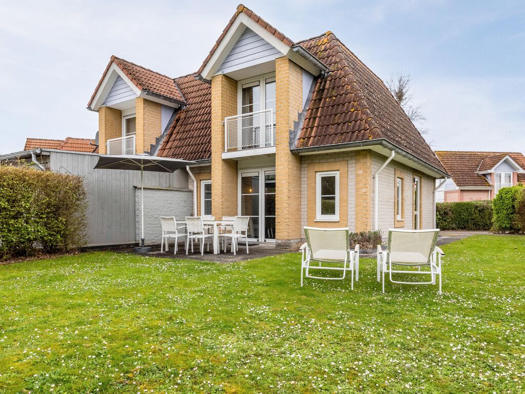 Gerestylde villa met sauna,  op 1km van het strand