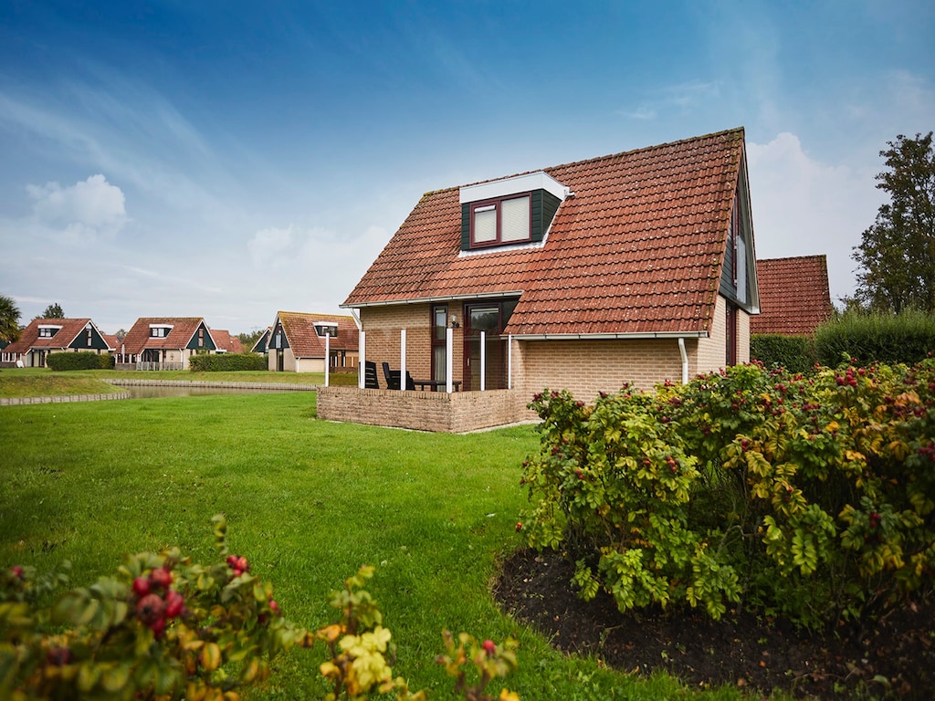 Gemütliches Ferienhaus mit zwei Badezimmern in Zeeland