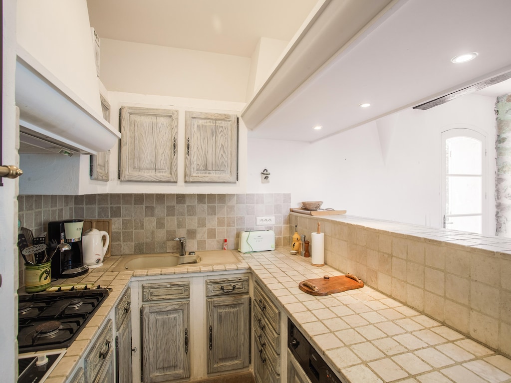 Appartement in kasteel in de Provence met zwembad