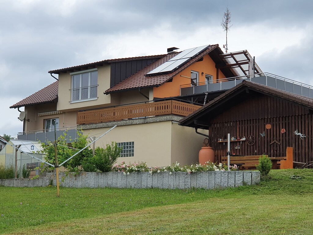 Verzorgde vakantiewoning in Görwihl met balkon