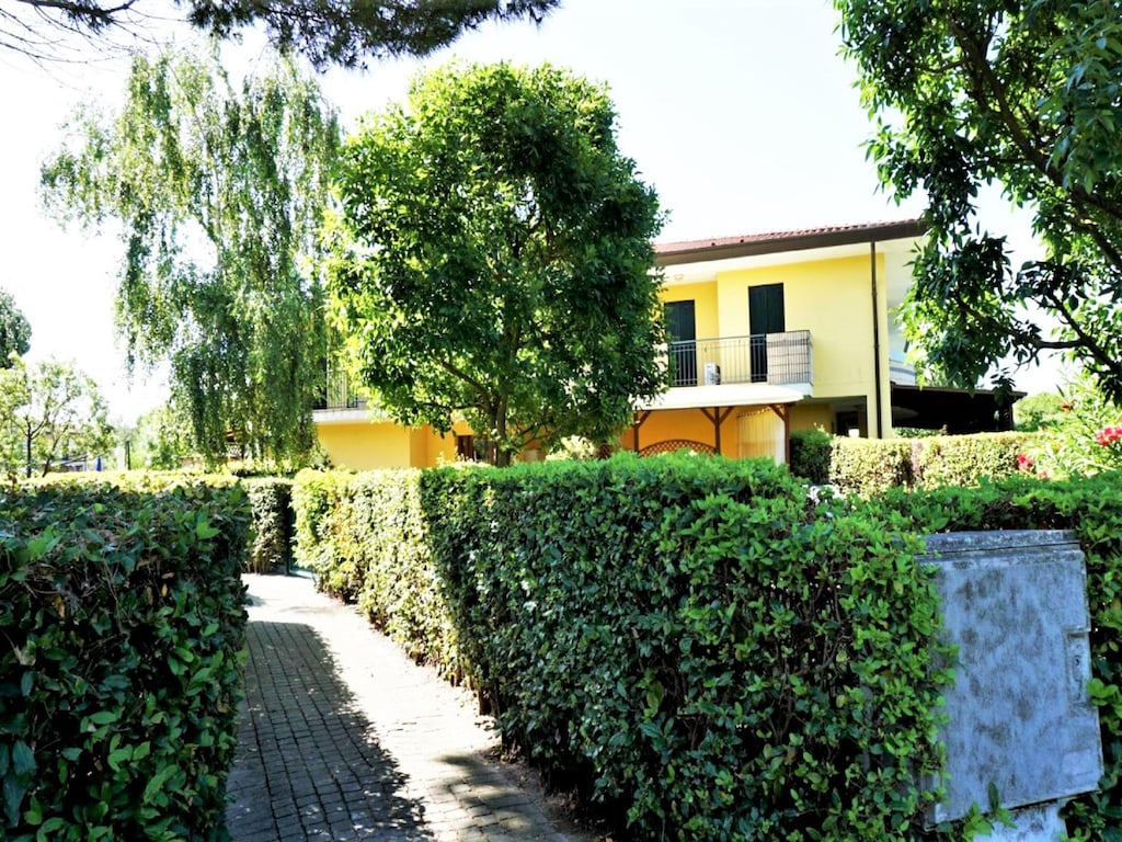 Mooie villa in Caorle met gedeeld zwembad