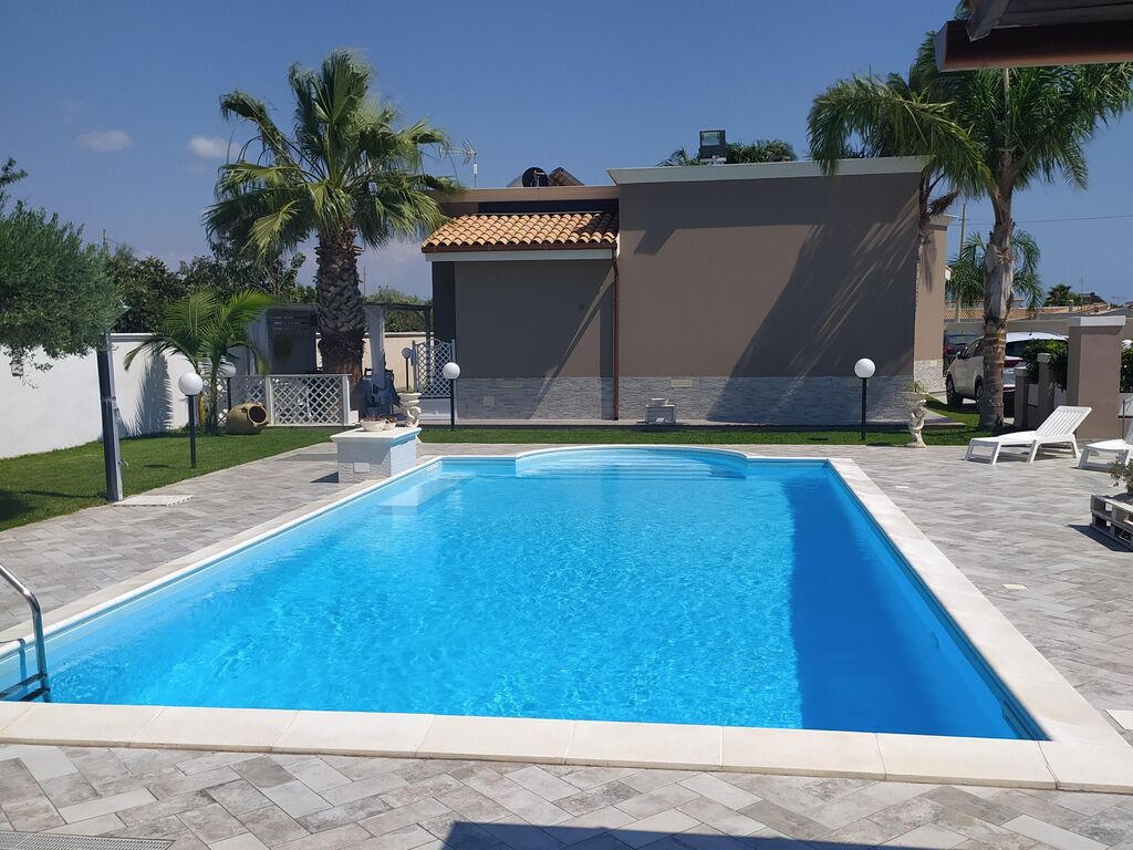 Mooie villa met zwembad dichtbij zee