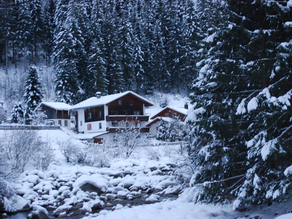 Holiday Home Backyard Mountain Hostel