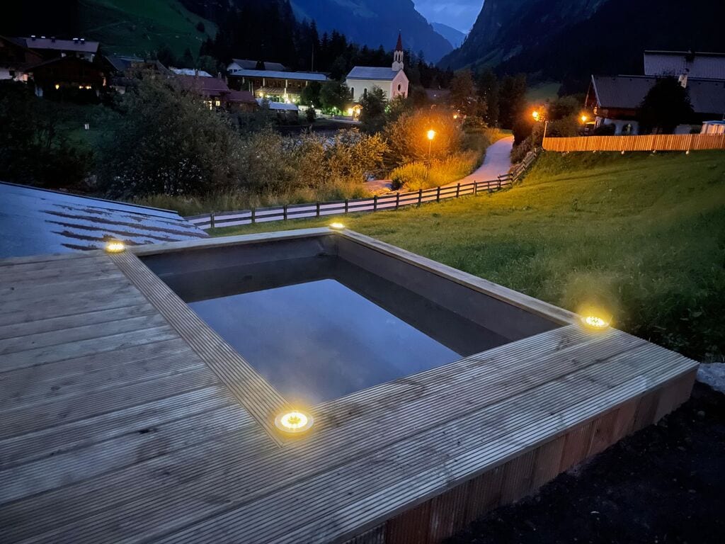 Geräumiges Ferienhaus in Mayrhofen mit Hottub