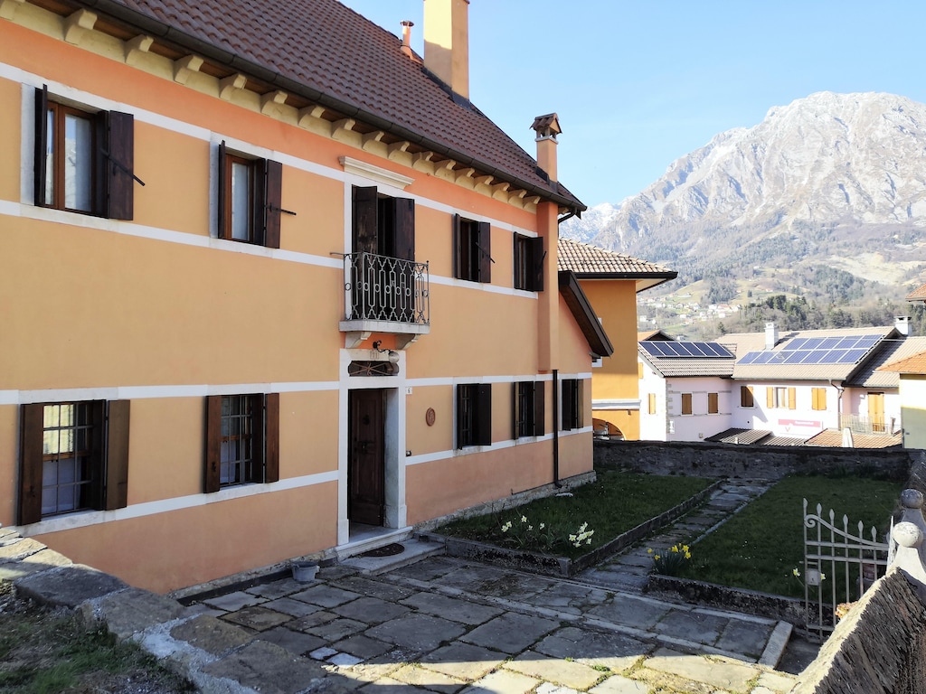 Huis in Chies d'Alpago bij Santa Croce Meer