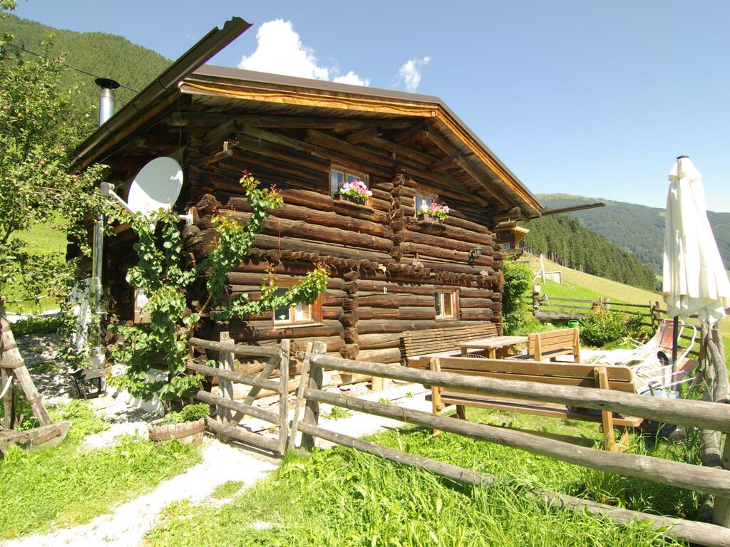 Rustic mountain hut in Hippach for groups