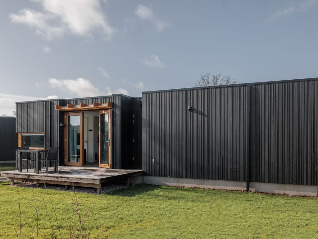 Comfortabel tiny house met airco, op een vakantiepark bij het Grevelingenmeer