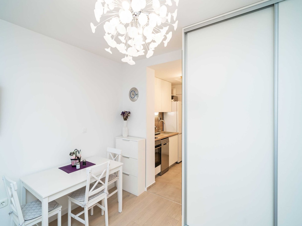 Apartment Lenka - Studio Apartment with Balcony