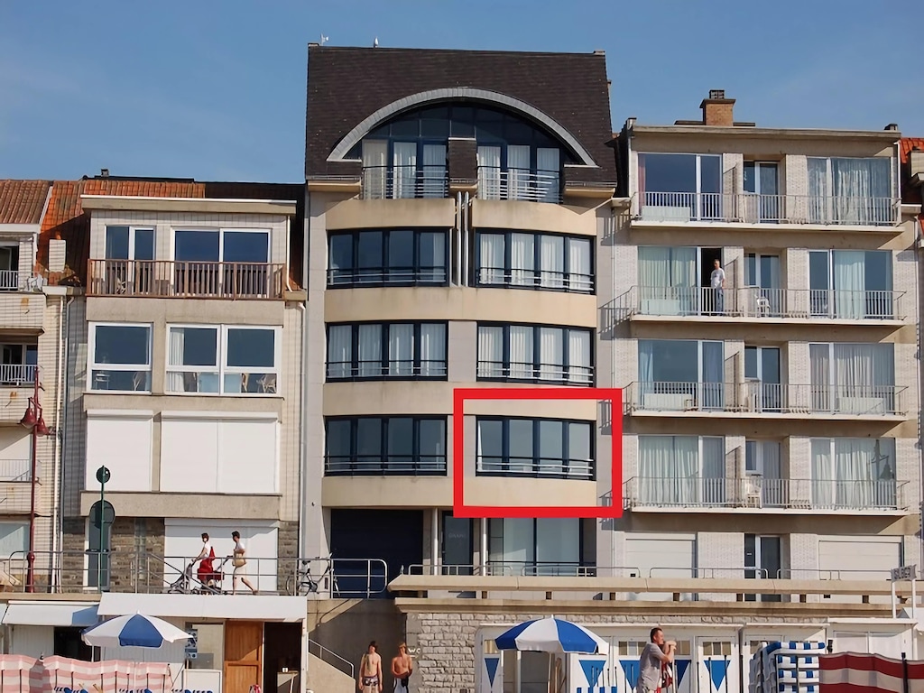 Appartement op Zeedijk met Zeezicht