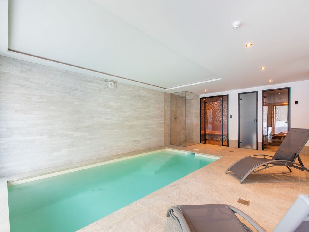 Prestigieus chalet met zwembad en sauna