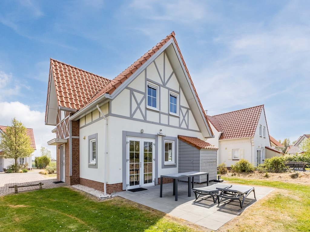 Vrijstaande villa met infraroodsauna vlakbij zee