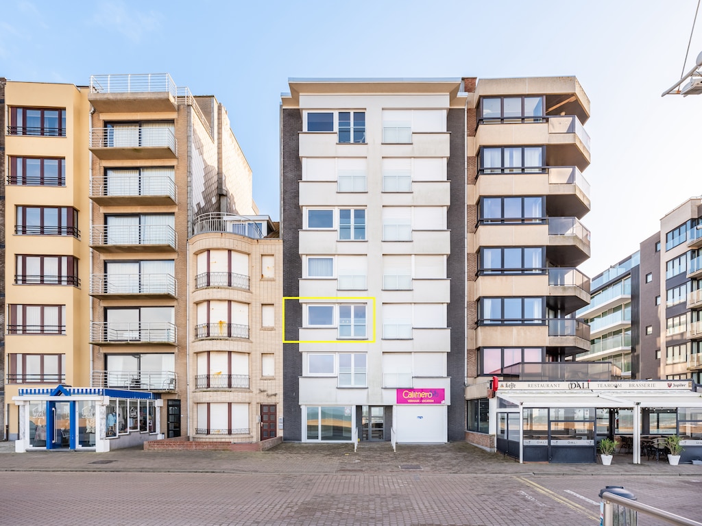 Appartement in Koksijde met Zeezicht