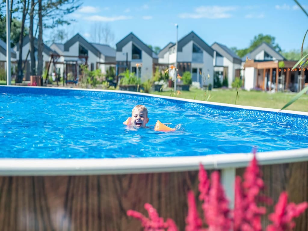 Comfortabel vakantieappartement, bad in de zomer