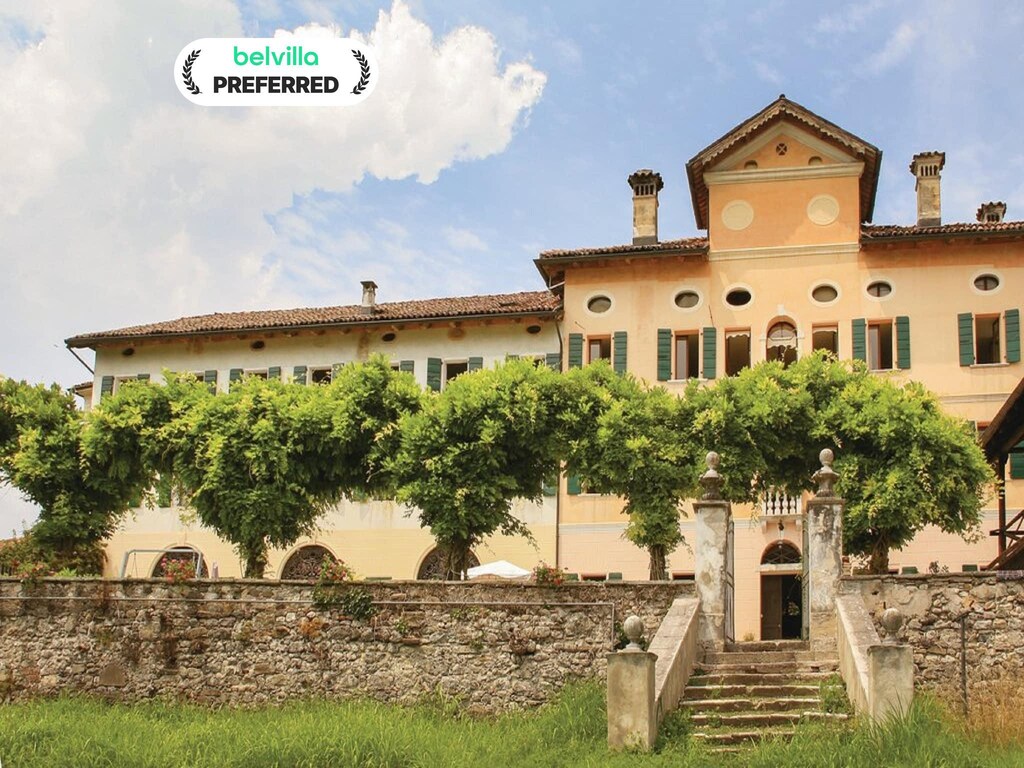 Villa in Valbelluna mit Pool und Dolomitenblick