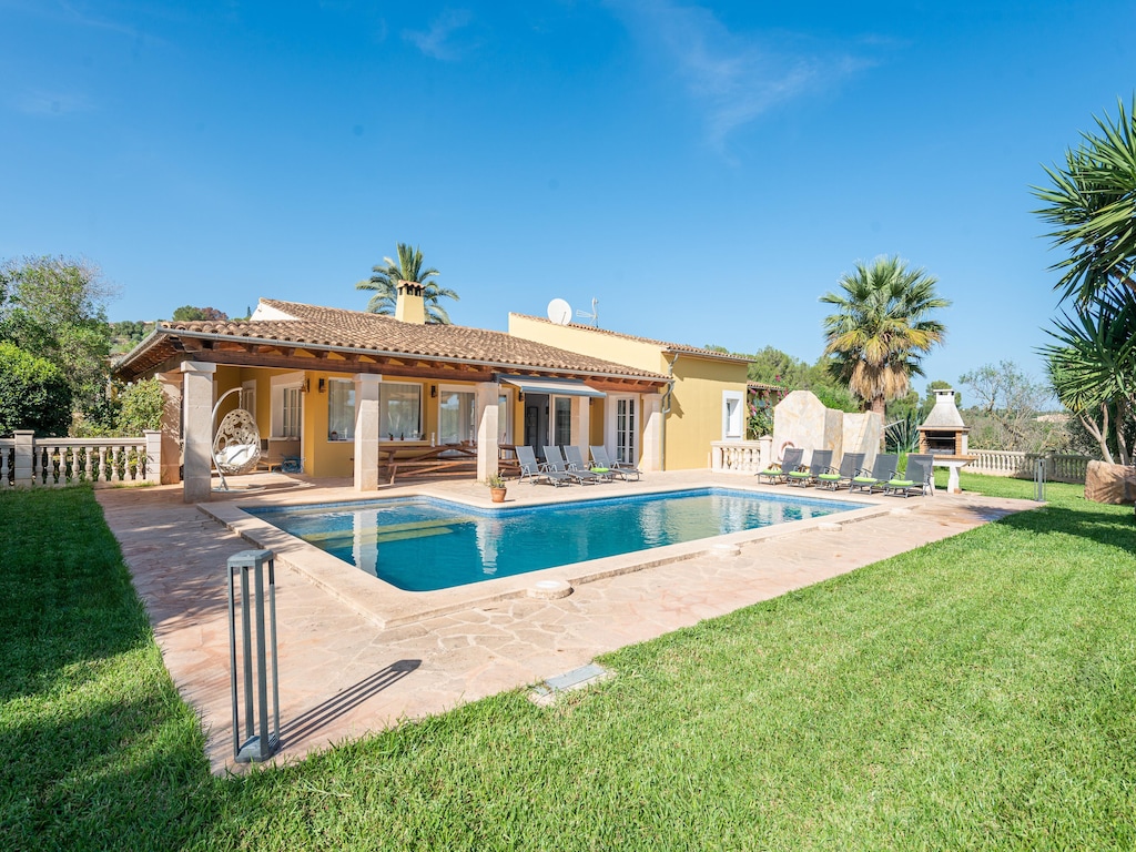 Villa in Cala Murada met Zwembad & BBQ