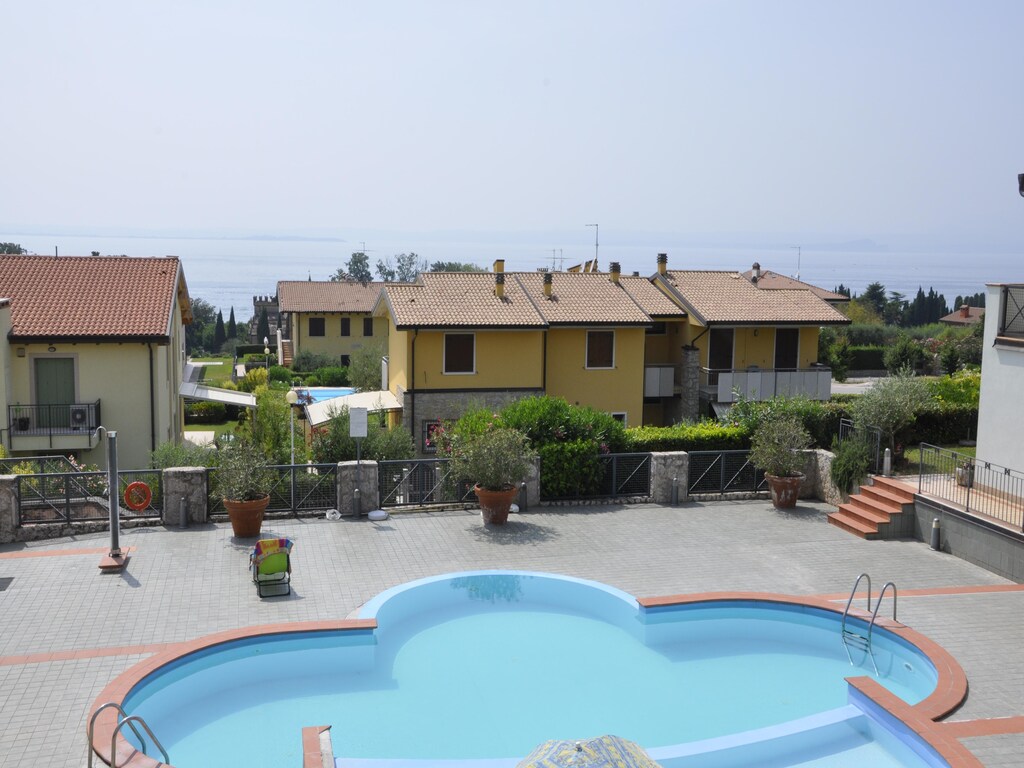 Appartement in Lazise met Uitzicht op Meer