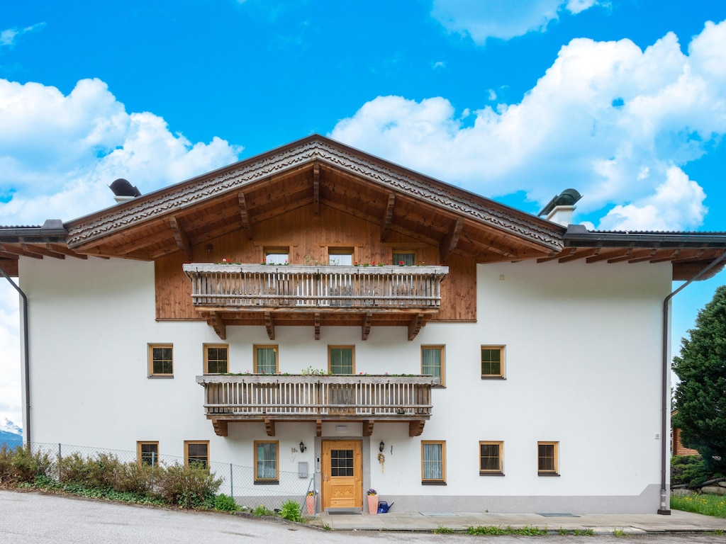 Einladende Wohnung in Stummerberg mit Terrasse