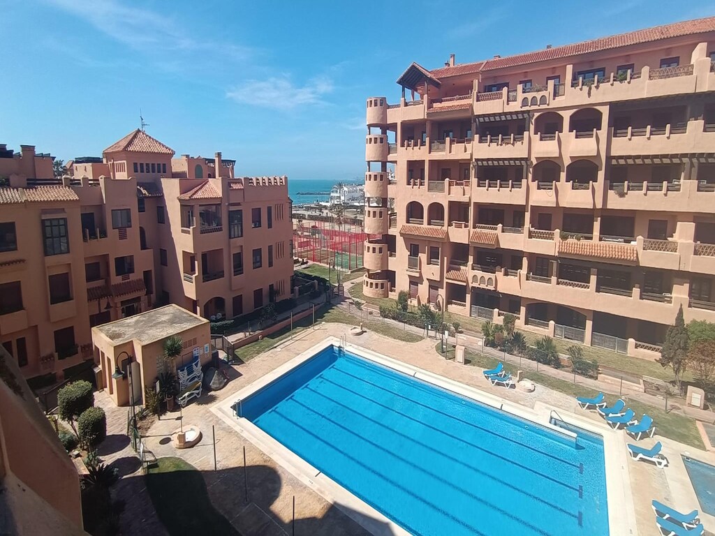 Appartement in Almerimar met Zwembad & Strand