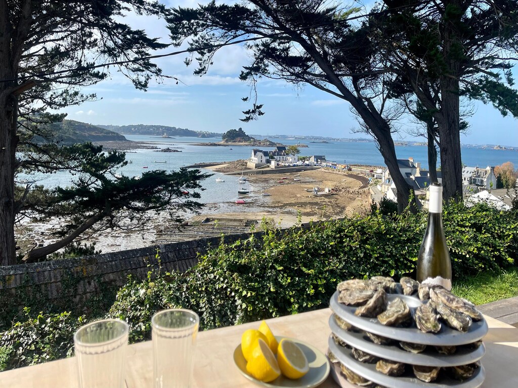 Vakantiehuis in Terenez met Uitzicht op Zee