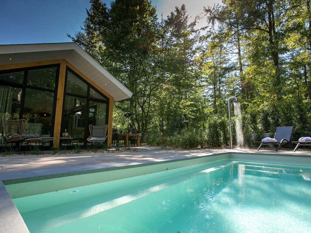 Luxus-Lodge mit privatem Pool