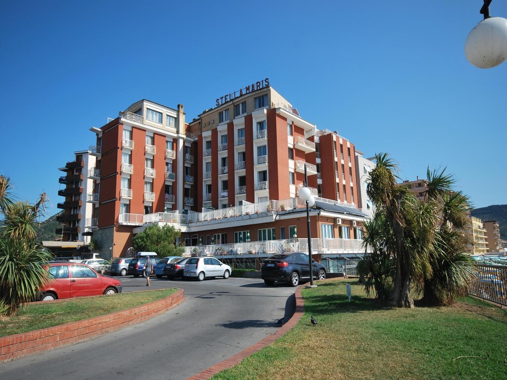 Direct aan het strand: Residence Stella Maris in Pietra Ligure