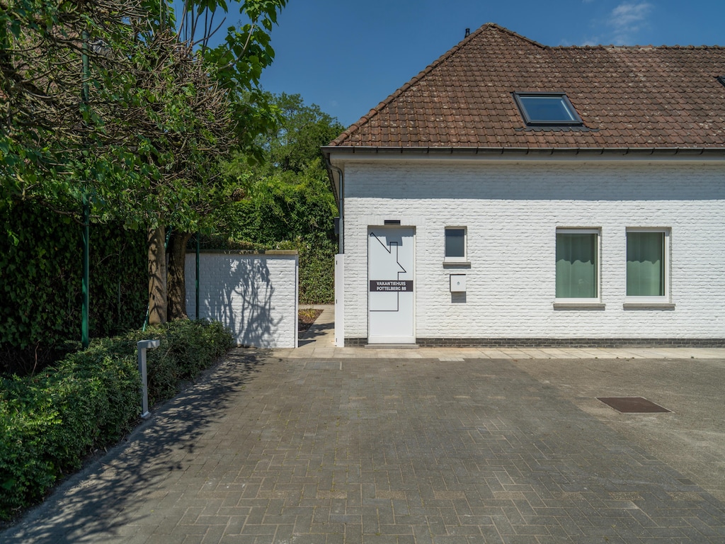 Villa in Kortrijk met verwarmd zwembad
