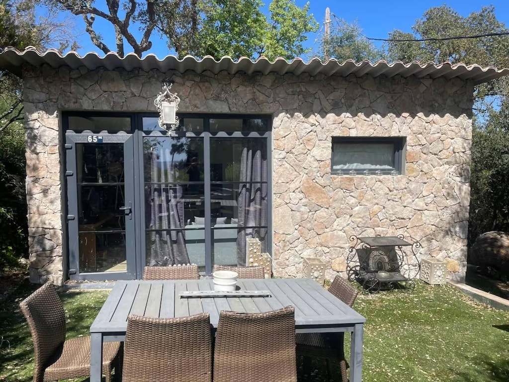 Schöne Ferienwohnung in Grimaud mit privatem Pool