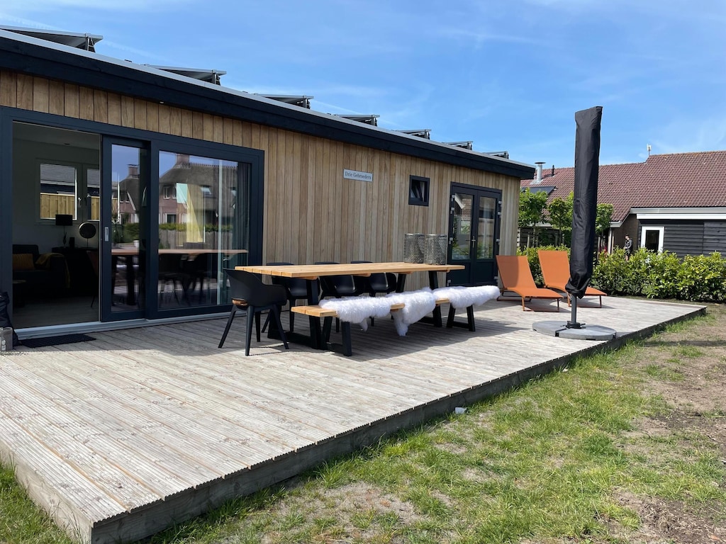 Prachtig chalet aan het water in Friesland