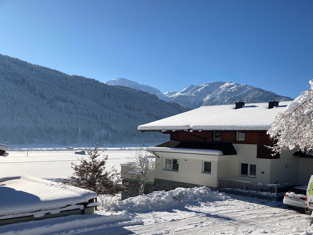 Ferienwohnung im Pinzgau mit großer Terrasse