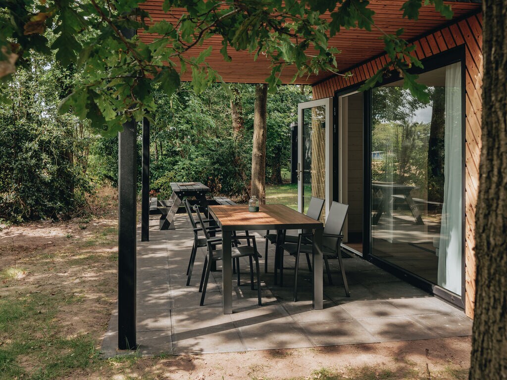 Freistehende Villa mit zwei Bädern in einem Ferienpark in grüner Umgebung