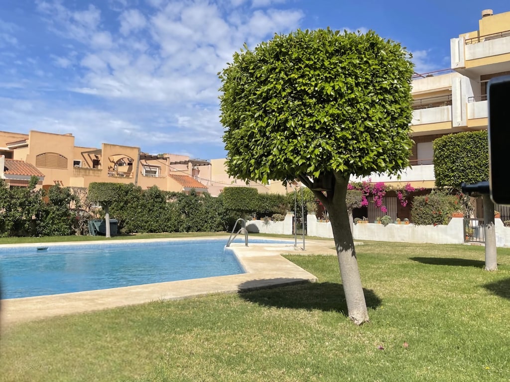 Apartment mit Terrasse und Gemeinschaftspool