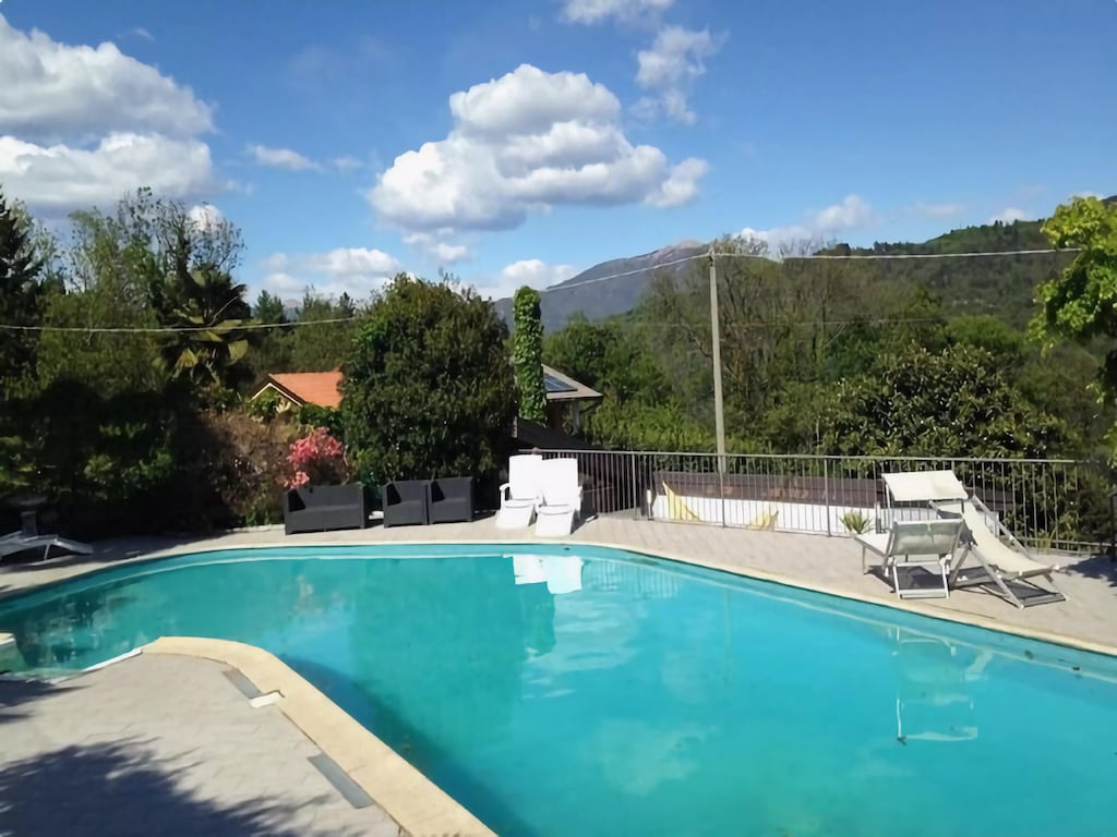 Vakantiehuis bij Lago Maggiore met Bergzicht