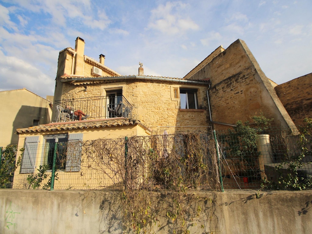 Villa aan de rivier, Remoulins
