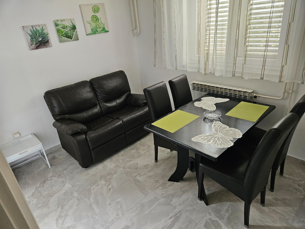 Apartments Amalia - Two Bedroom Apartment with Terrace