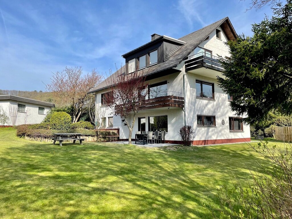 Ferienwohnung mit Balkon und Garten