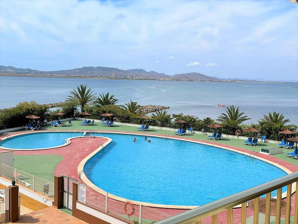 Appartement met zwembad op het strand van La Manga
