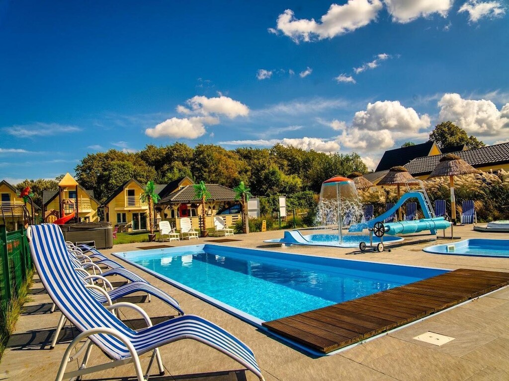 Vakantiehuis met één verdieping, zwembad, jacuzzi