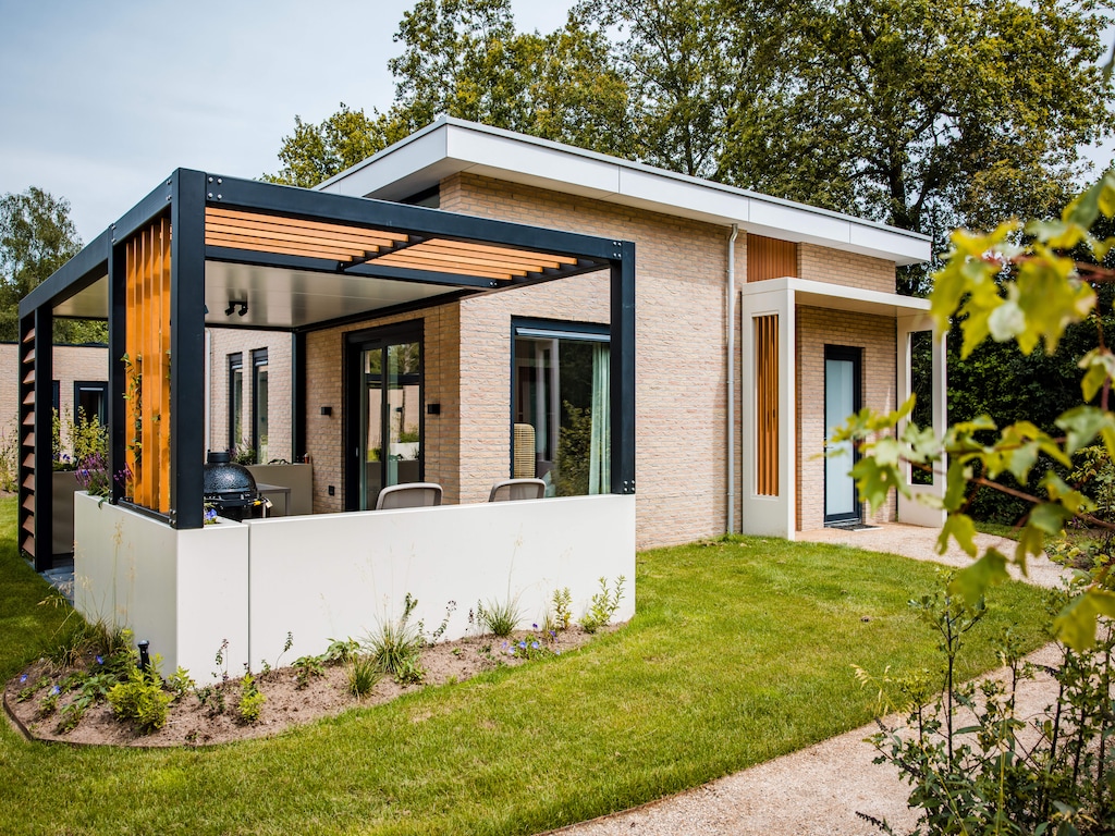Geräumiges Ferienhaus in Voorthuizen für 8 Personen, nur 100 m vom Wald entfernt, im Ferienpark in Gelderland.