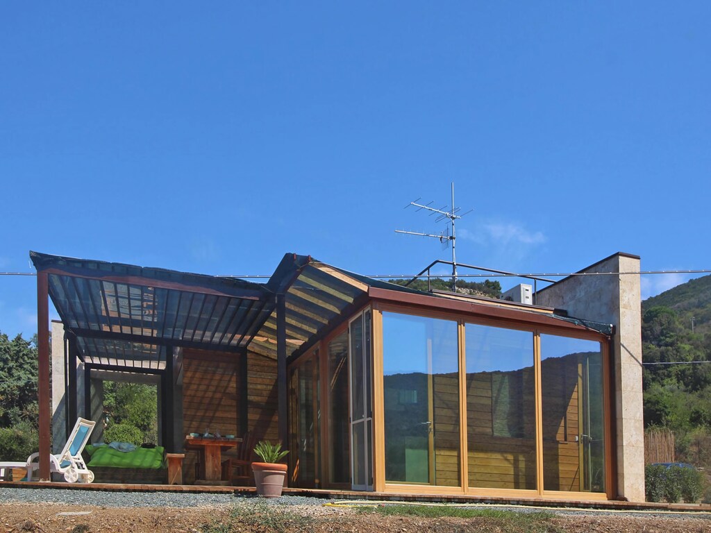 Geräumiges Ferienhaus in Magazzini mit Garten