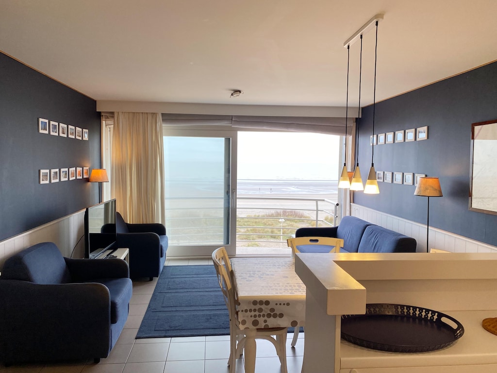 Apartment in Nieuwpoort mit Meerblick