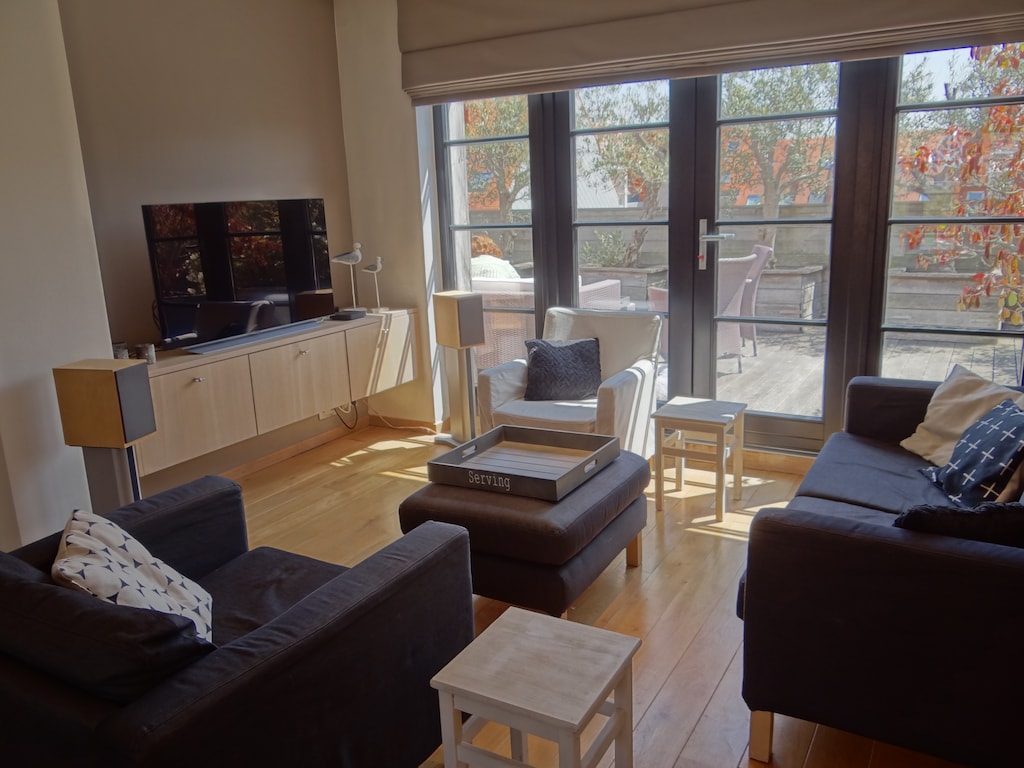 Lichte zolder met zeebries