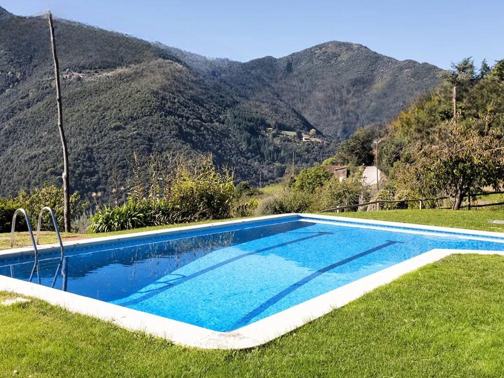 Rural apartment with nice views and shared pool