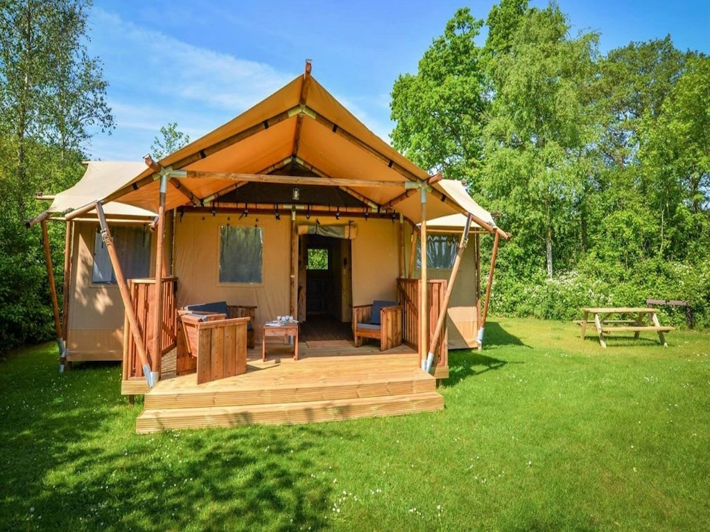 Leuke tentlodge bij een meer