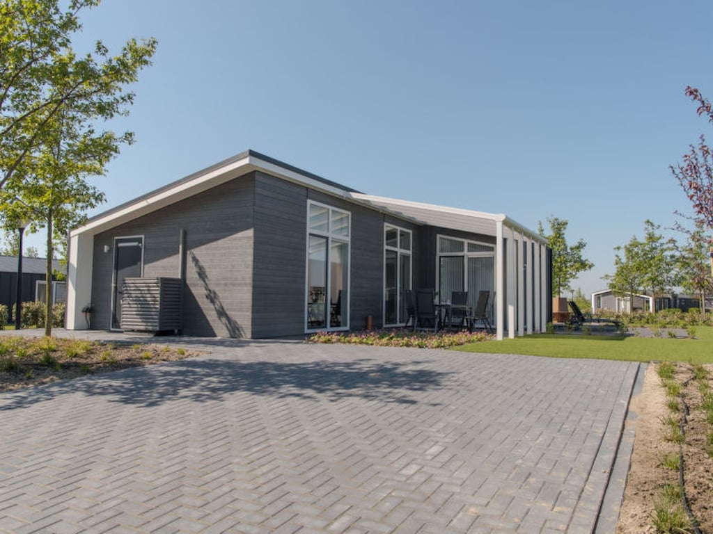 Fraai chalet met werkkamer, in Zeeland