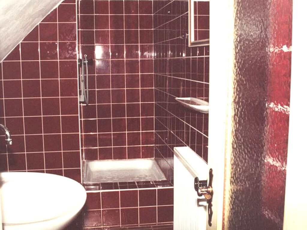   40229