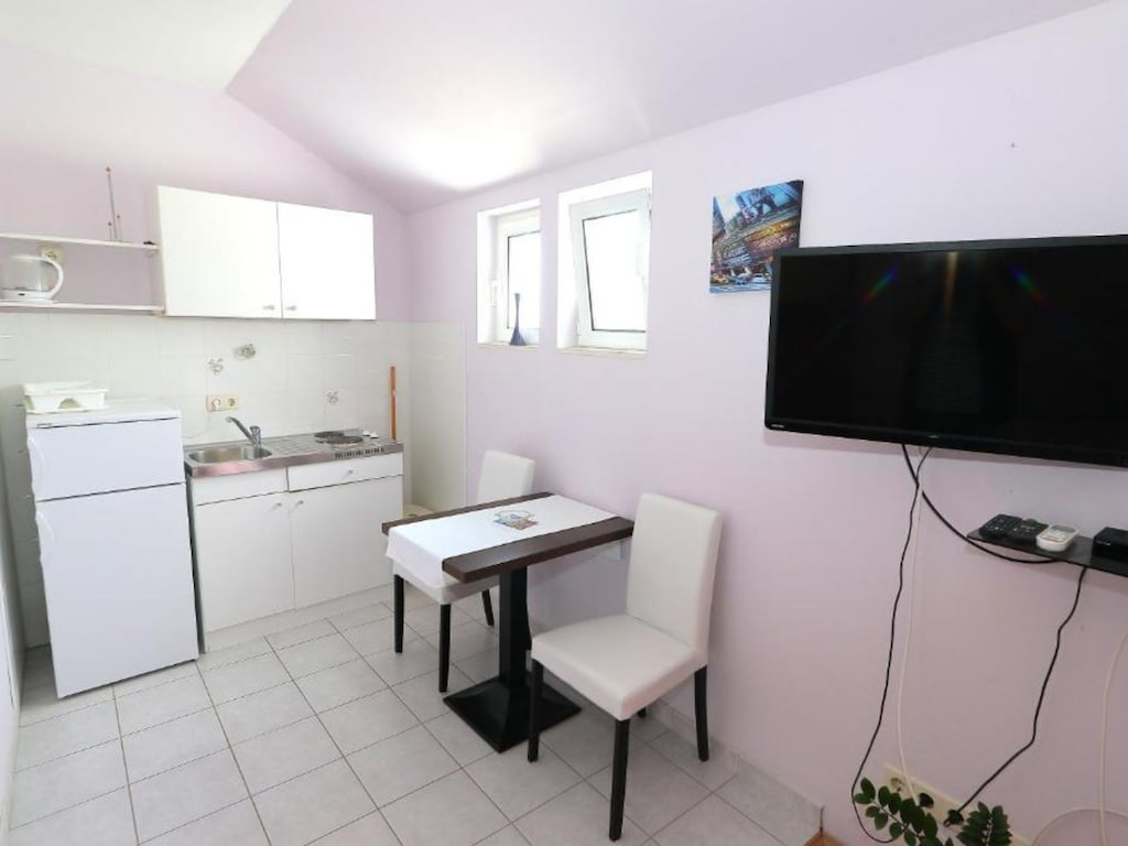 Apartments Trogrlić - Studio with Balcony and Sea View